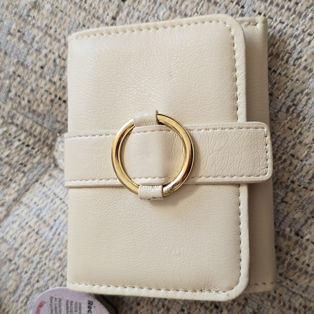 MUNDI BRAND WOMEN'S "ALMOND" WALLET WITH RFID PROTECTION